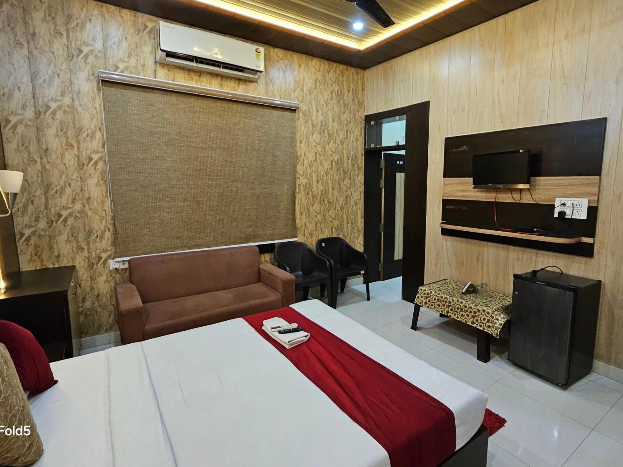 Bundeli Farm Resort & Banquet オルチャ 部屋 写真